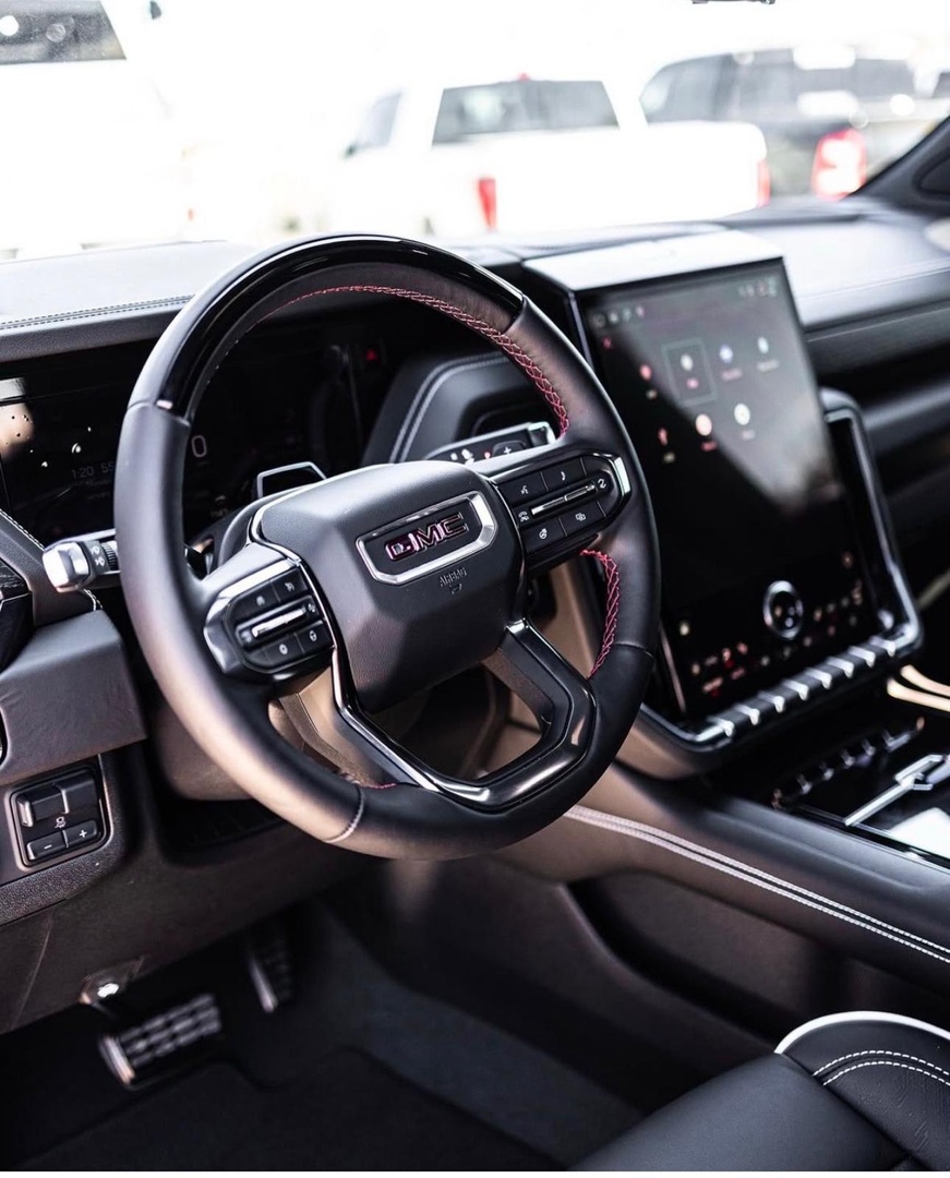 GMC Yuko 2025