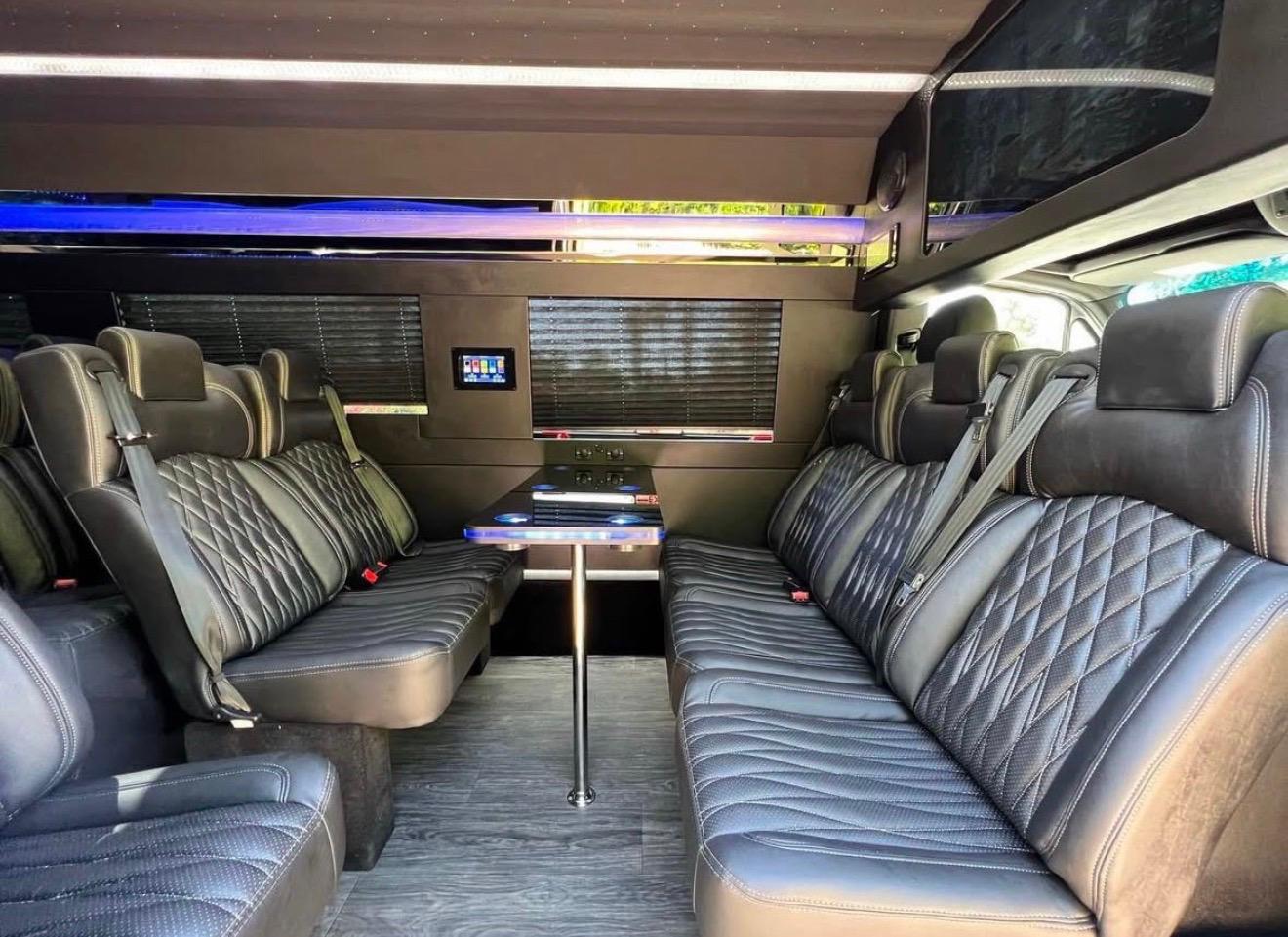 Mecedes Benzs Executive Sprinter
