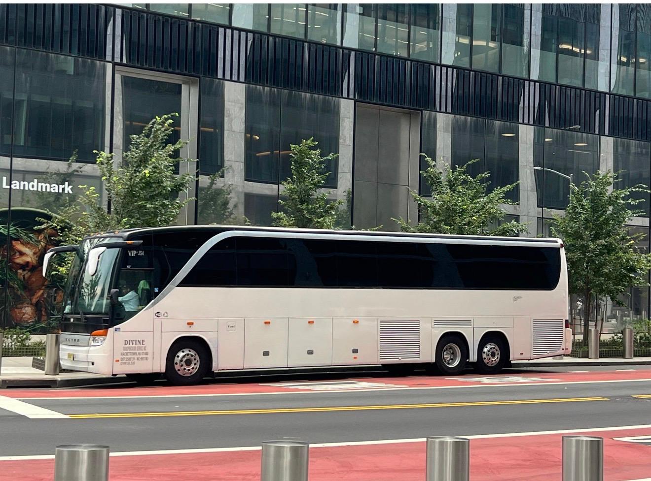 Coch Bus with Bathroom
